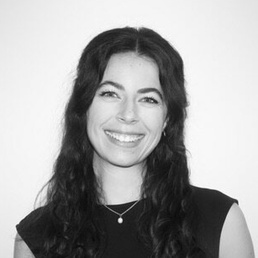 Porträt Cora Jessica Pereghy